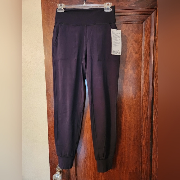 NWT Lululemon Align HR Jogger - Picture 8 of 8